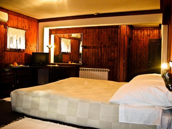 Hotel Restaurant Bujtina e Gjelit image 16